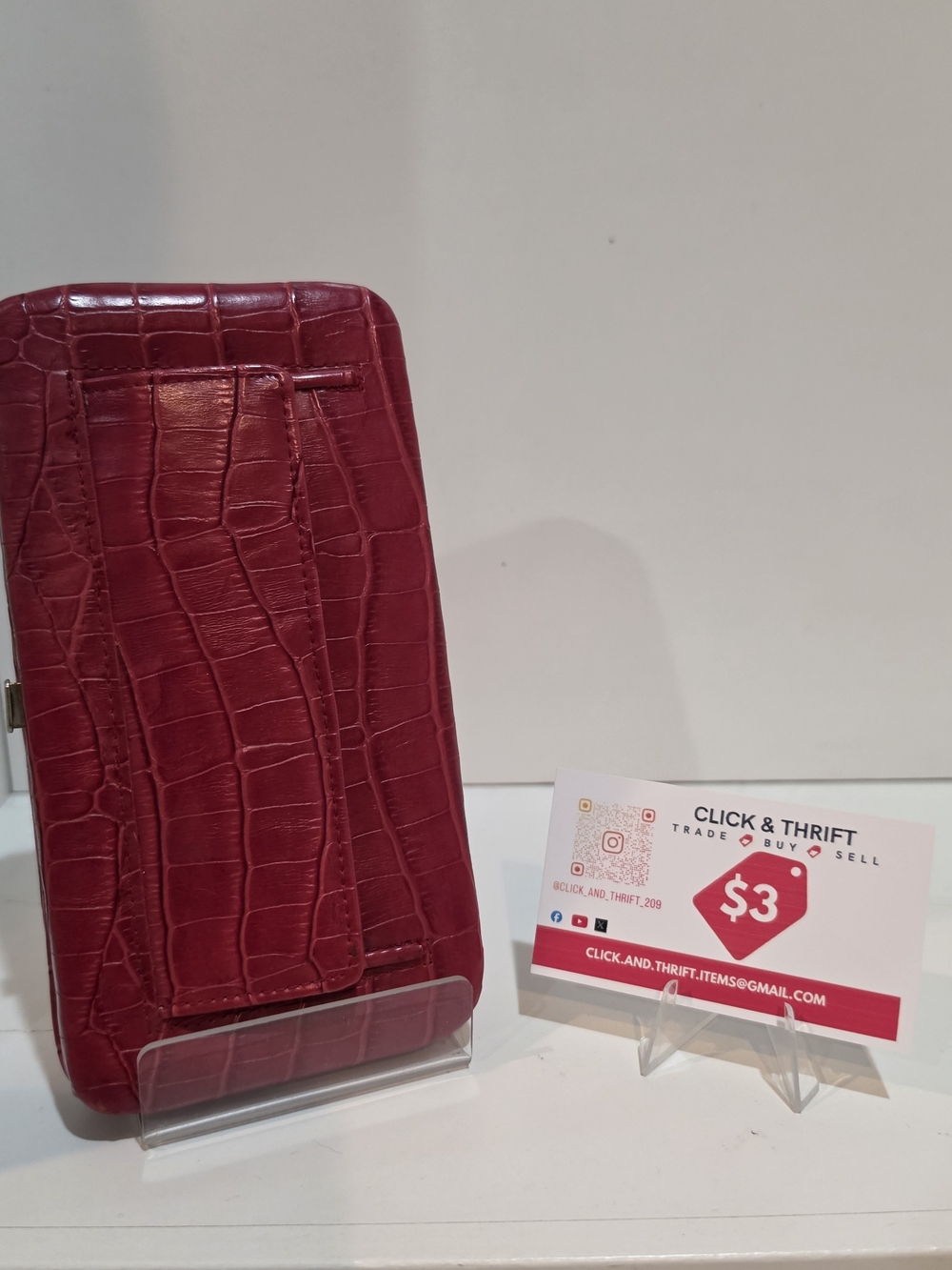 Women's Small Red Faux Pattern Alligator Wallet Clutch $3.00